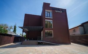 Hotel 33